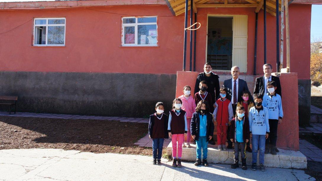 İlçe Milli Eğitim Müdürümüz Ali İhsan YANILMAZ, Gelintepe Köyü İlkokulunu ziyaret etti